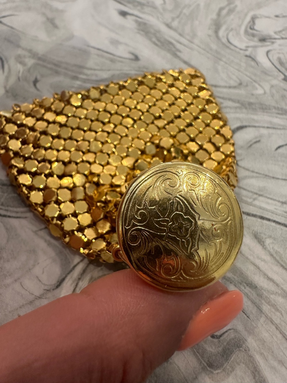 Vintage Gold Metal Mesh Chain Bag & Coin Holder - Picture 3 of 13